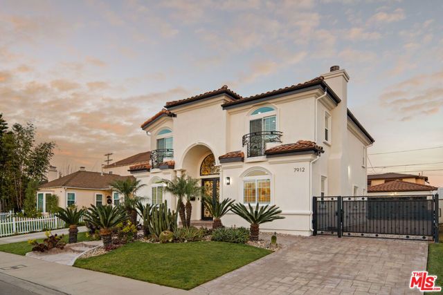 7912 Croydon Avenue, Los Angeles, CA 90045