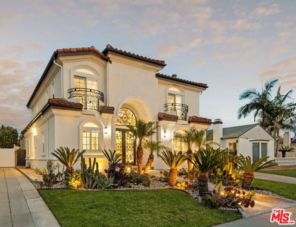 7912 Croydon Avenue, Los Angeles, CA 90045