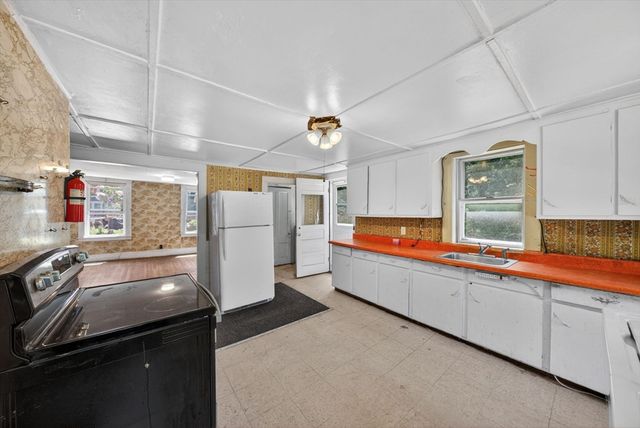 13 Percy Ave, Reading, MA 01867
