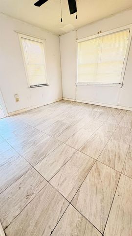 2701 Brewster Street, Houston, TX 77026