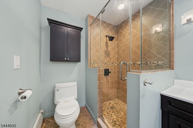 1 Cardinal Dr, Sparta Twp., NJ 07871