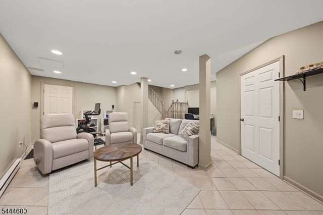 1 Cardinal Dr, Sparta Twp., NJ 07871