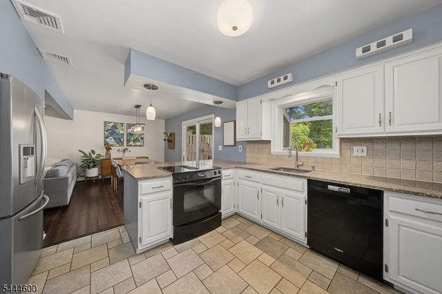 1 Cardinal Dr, Sparta Twp., NJ 07871