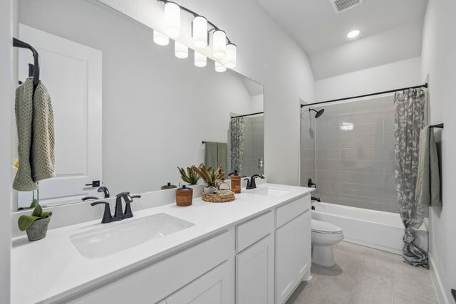 4021 Lagos Drive, Midlothian, TX 76065