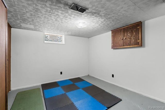 1515 Mohawk Avenue, Royal Oak, MI 48067