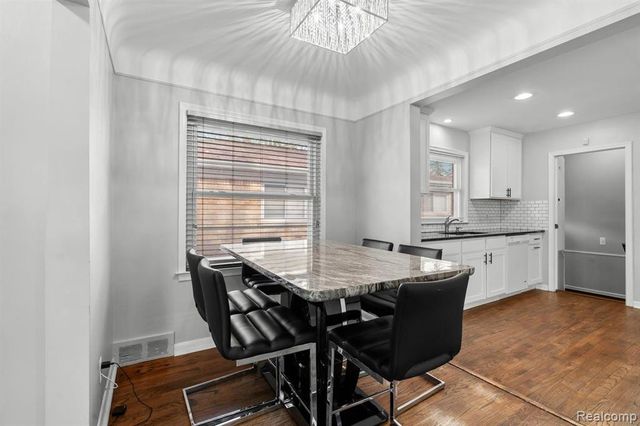 1515 Mohawk Avenue, Royal Oak, MI 48067
