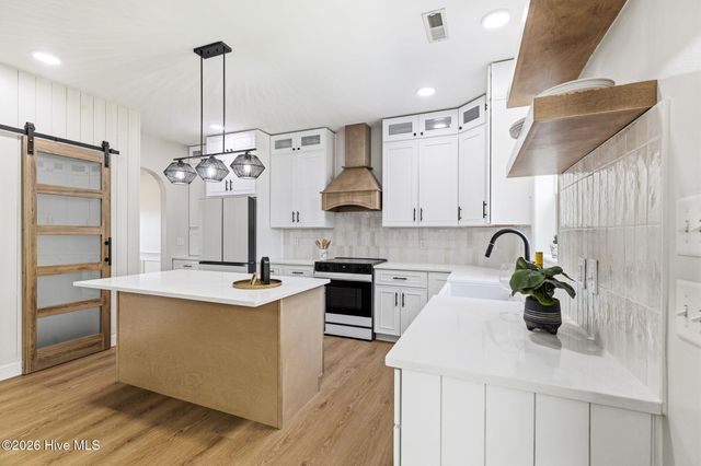 438 Scrub Oaks Drive, Hampstead, NC 28443
