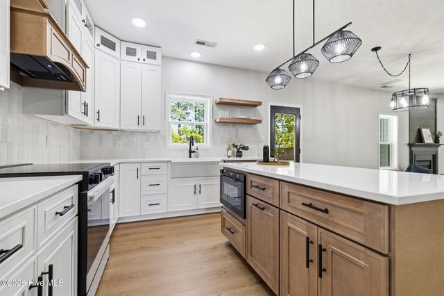 438 Scrub Oaks Drive, Hampstead, NC 28443