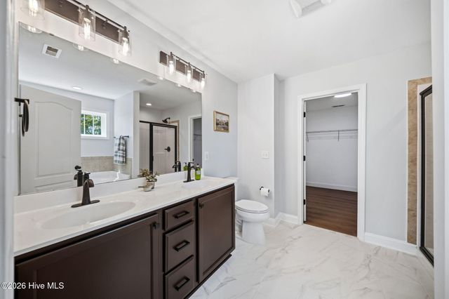 438 Scrub Oaks Drive, Hampstead, NC 28443