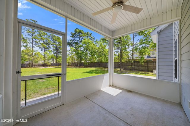 438 Scrub Oaks Drive, Hampstead, NC 28443