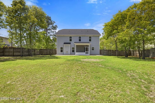 438 Scrub Oaks Drive, Hampstead, NC 28443