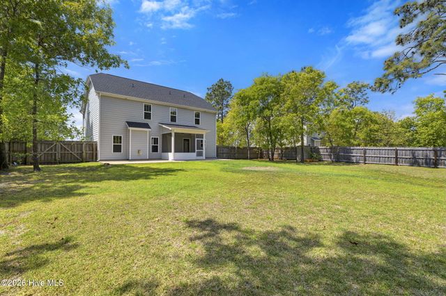 438 Scrub Oaks Drive, Hampstead, NC 28443