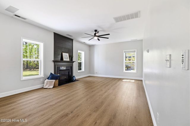 438 Scrub Oaks Drive, Hampstead, NC 28443