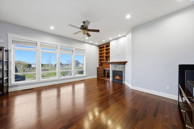 1620 Road 84, Pasco, WA 99301