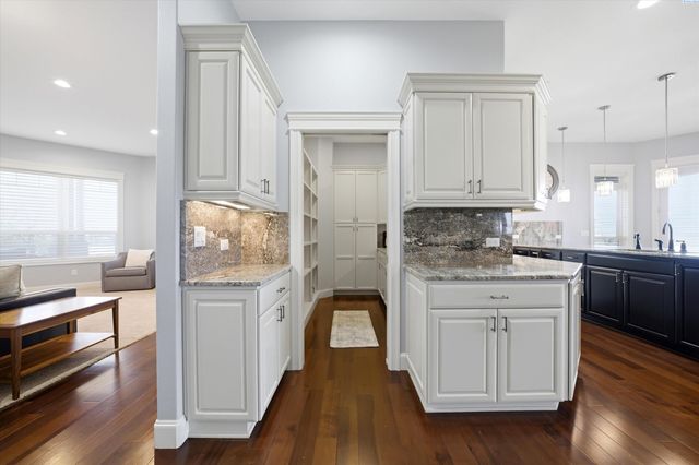 1620 Road 84, Pasco, WA 99301