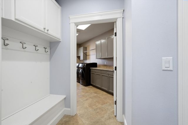 1620 Road 84, Pasco, WA 99301