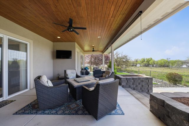 1620 Road 84, Pasco, WA 99301