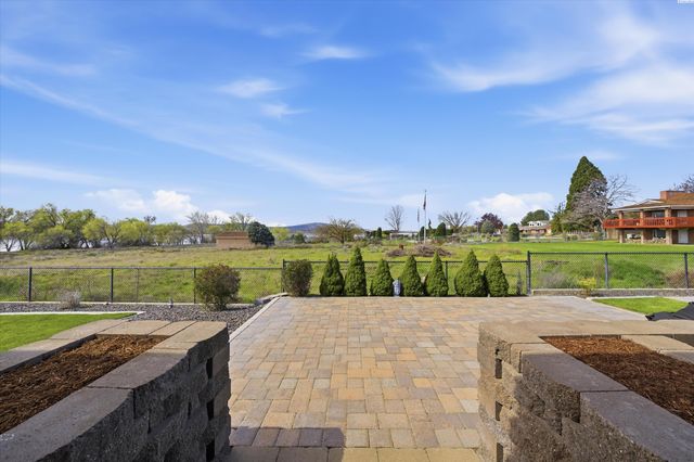 1620 Road 84, Pasco, WA 99301