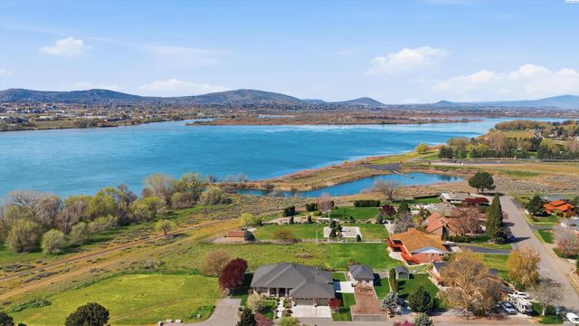 1620 Road 84, Pasco, WA 99301