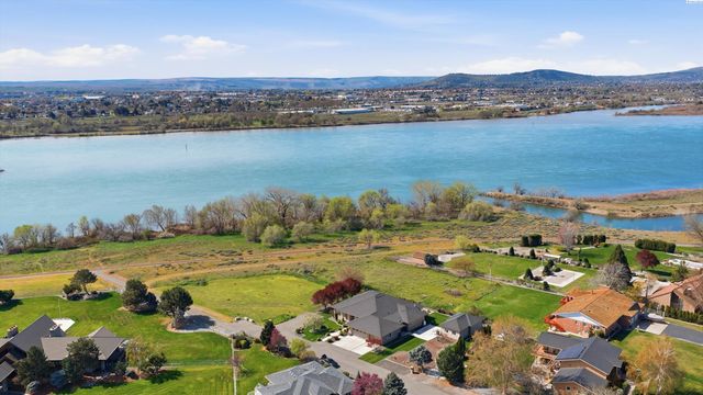 1620 Road 84, Pasco, WA 99301