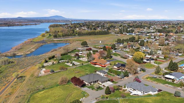 1620 Road 84, Pasco, WA 99301