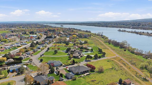 1620 Road 84, Pasco, WA 99301