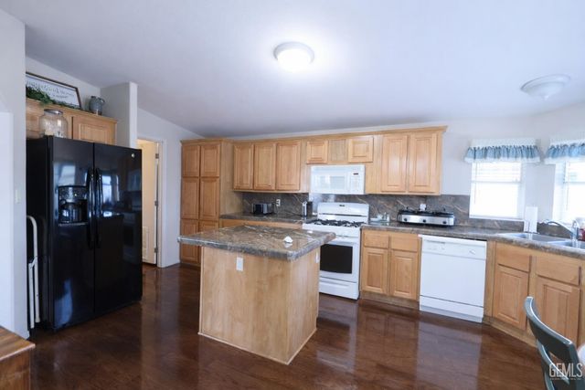 1225 Taft Highway 55, Bakersfield, CA 93307