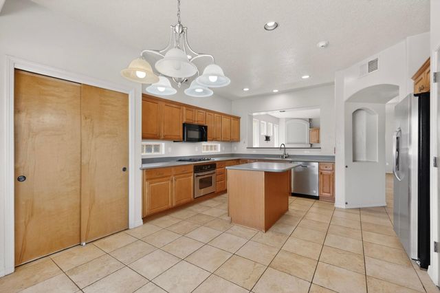5224 Old Adobe Trail NW, Albuquerque, NM 87120