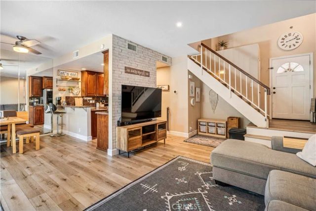 22914 Banyan Place 201, Saugus, CA 91390