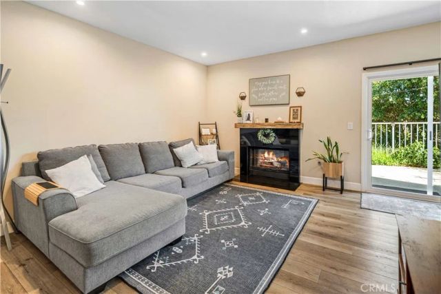 22914 Banyan Place 201, Saugus, CA 91390