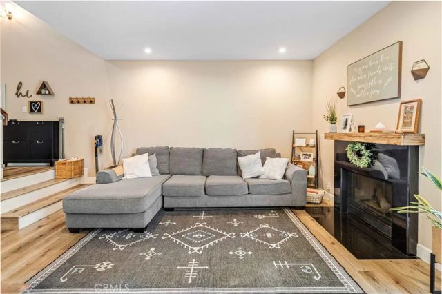 22914 Banyan Place 201, Saugus, CA 91390