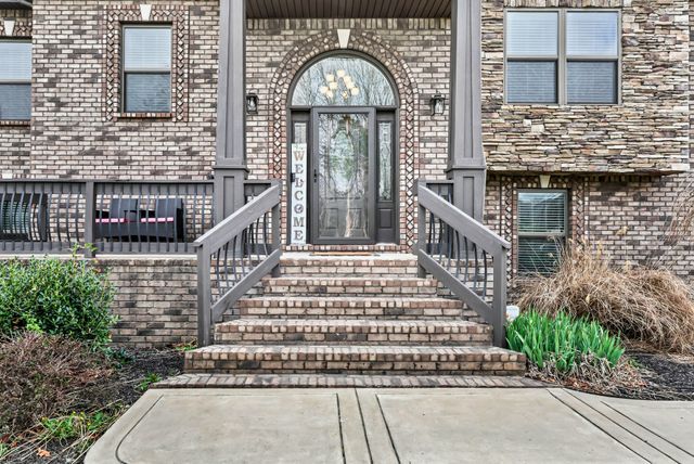1729 Double R Blvd, Clarksville, TN 37042