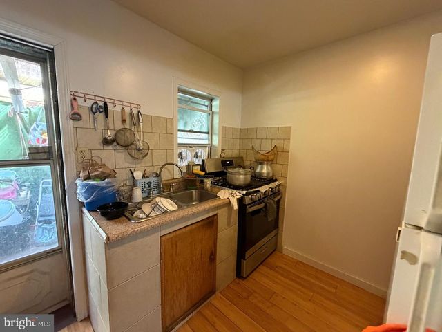 2033 S BONSALL ST, Philadelphia, PA 19145