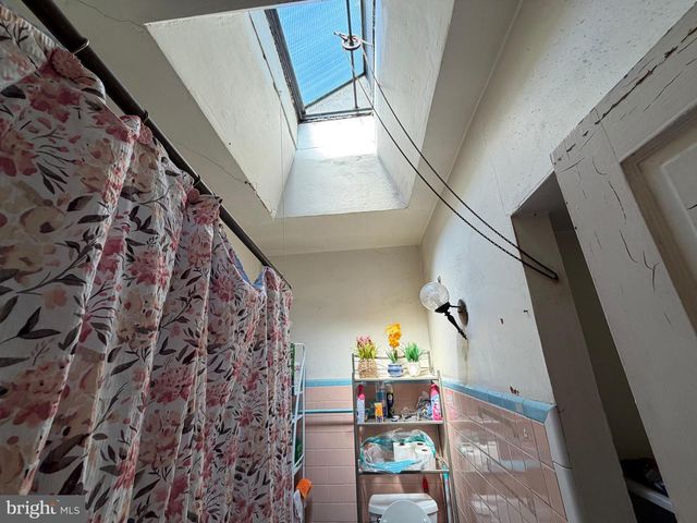 2033 S BONSALL ST, Philadelphia, PA 19145