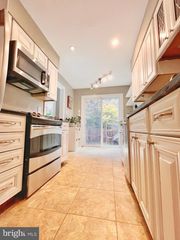5875 WOODFIELD ESTATES DR, Alexandria, VA 22310