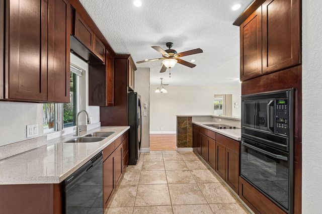 301 SE 3rd Street, Deerfield Beach, FL 33441