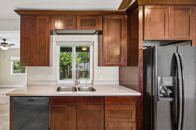 301 SE 3rd Street, Deerfield Beach, FL 33441