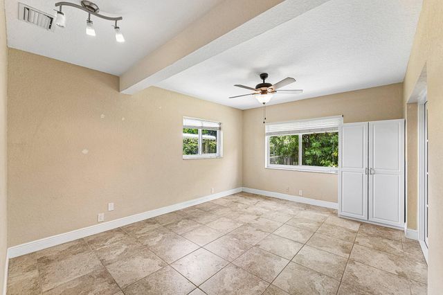 301 SE 3rd Street, Deerfield Beach, FL 33441