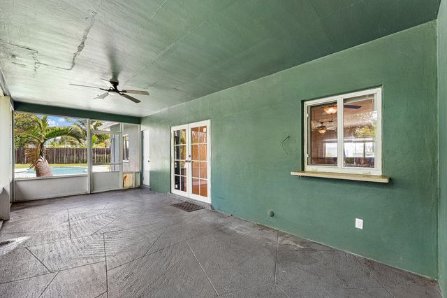 301 SE 3rd Street, Deerfield Beach, FL 33441