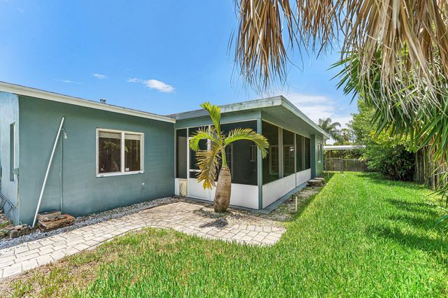 301 SE 3rd Street, Deerfield Beach, FL 33441