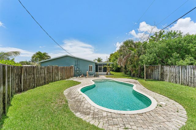 301 SE 3rd Street, Deerfield Beach, FL 33441