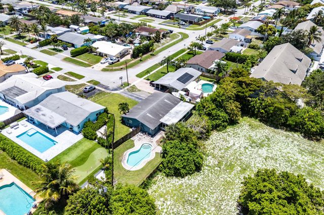 301 SE 3rd Street, Deerfield Beach, FL 33441