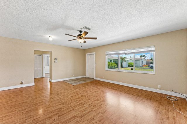 301 SE 3rd Street, Deerfield Beach, FL 33441