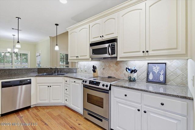 320 Westwood Place, Brandon, MS 39042