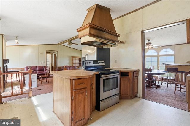 179 ROONEY RD, Hedgesville, WV 25427