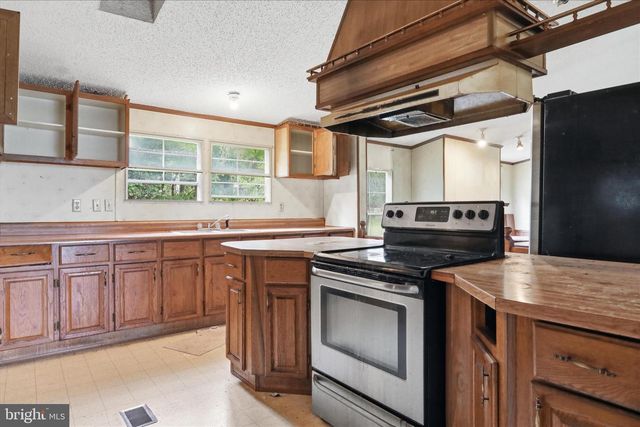 179 ROONEY RD, Hedgesville, WV 25427