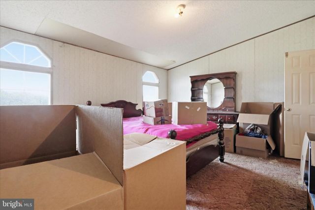 179 ROONEY RD, Hedgesville, WV 25427