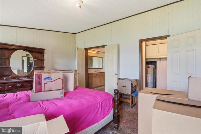 179 ROONEY RD, Hedgesville, WV 25427