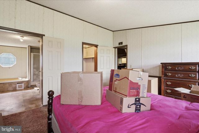 179 ROONEY RD, Hedgesville, WV 25427