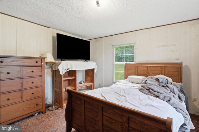 179 ROONEY RD, Hedgesville, WV 25427
